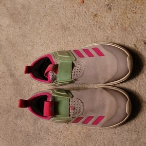 Adidas cloud foam shoes for girls size 4